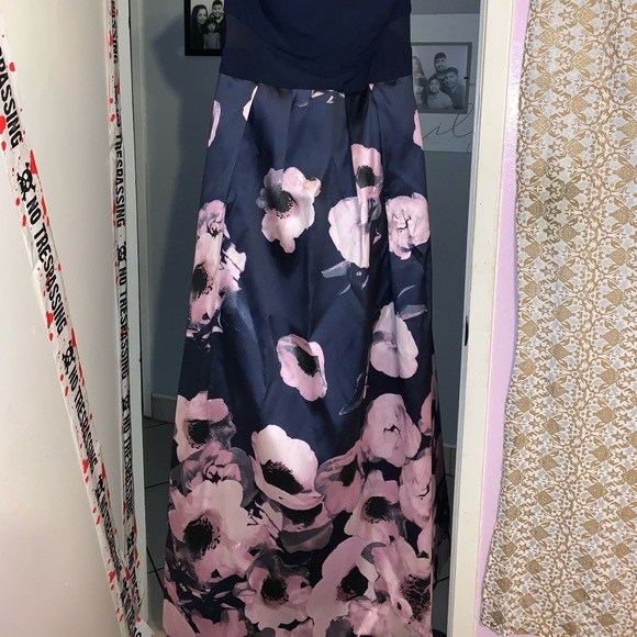 Prom/ Formal dress - Picture 1 of 3